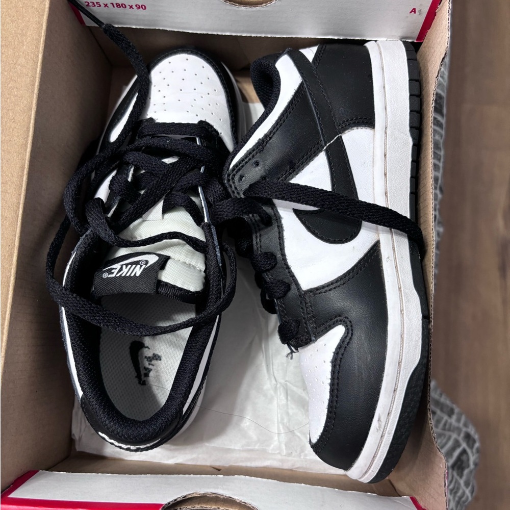 Kids Nike dunk panda